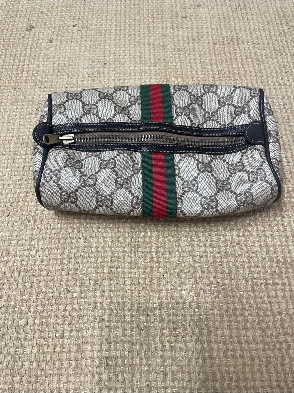 vintage Gucci makeup bag  GG supreme monogram canvas